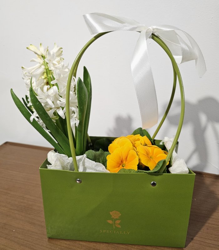 Aranjament „White Spring Glow”