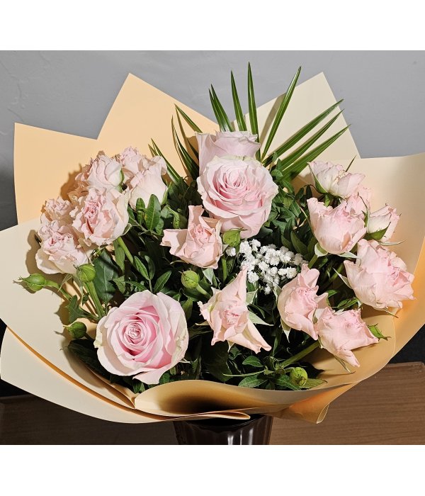 Buchet “Blush Elegance”