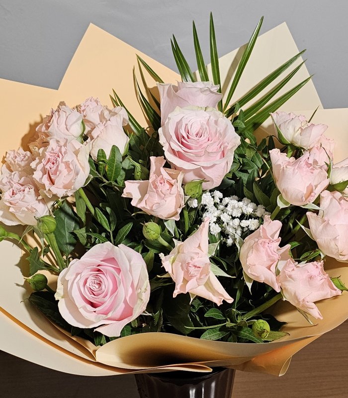 Buchet “Blush Elegance”